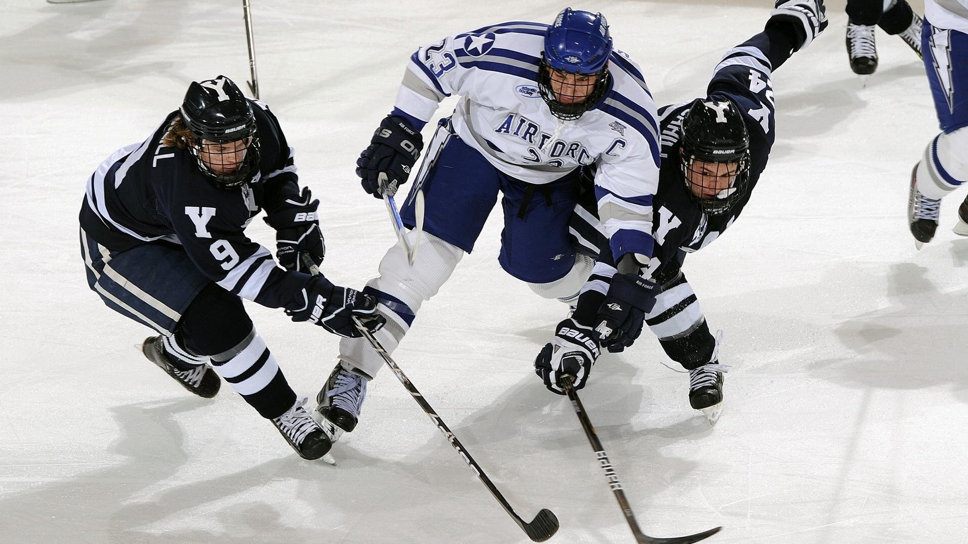 九游9游-职业联赛裁判选拔机制优化推动执裁标准统一与透明，裁判员执裁规范